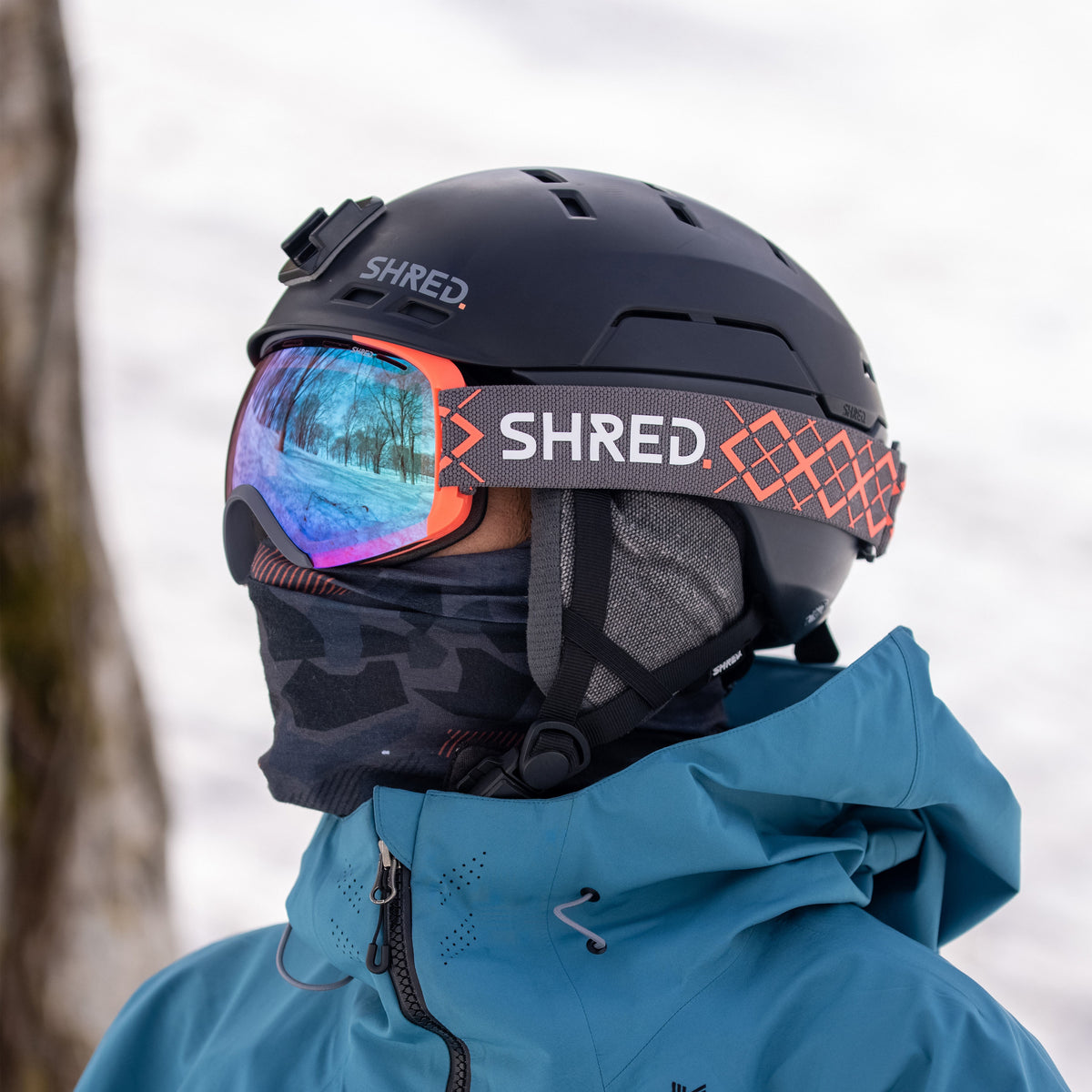 How to pair goggles with a ski helmet